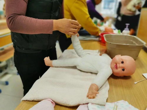 臨海市人力社保局舉辦育嬰師培訓(xùn)班 助推行業(yè)扶貧，提升母嬰生活護(hù)理水平